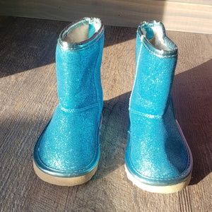 Children's Place Toddler size 4T fur lined boots